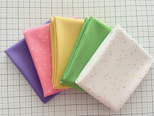 Spring Blossoms & Basics Bundle - 5 Pieces - Multiple sizes - Fabric basics by Riley Blake Designs - Curated for sewing / quilting - Pastels